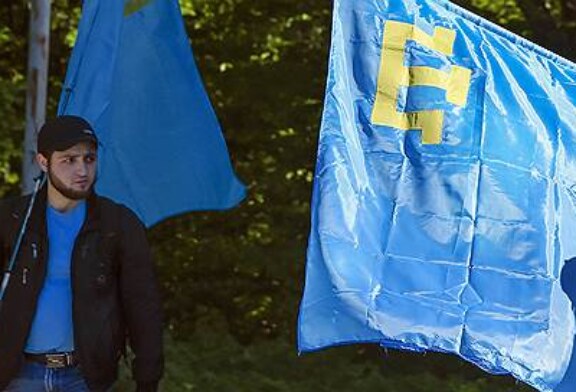Крымские татары вышли на одиночные пикеты