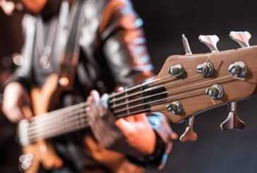 Скончался бывший участник AC/DC Джордж Янг