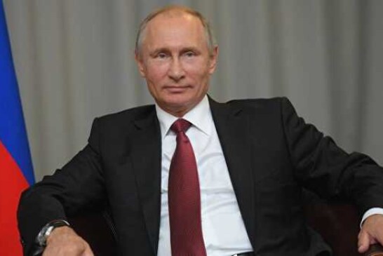Большинство россиян одобряют работу Путина, показал опрос ФОМ