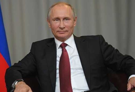 Большинство россиян одобряют работу Путина, показал опрос ФОМ