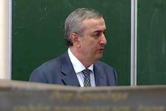 «Меня оклеветали»: экс-глава Нацбанка Абхазии готов вернуть деньги Этушу