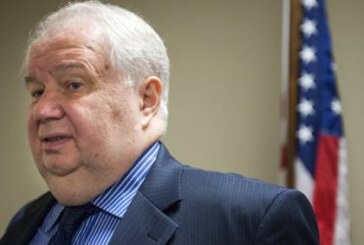 Отношения России и США после снятия флагов не закончились, заявил Кисляк