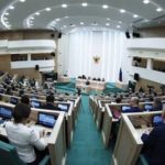 В Совфеде предложили Минкомсвязи ограничить работу пяти американских СМИ