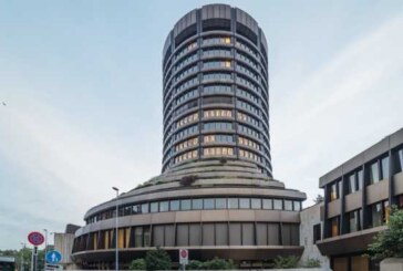 Россия живет в кредит, а свои миллиарды гонит на Запад