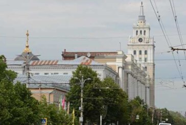 Неизвестные украли у мужчины пакет с 15 млн рублей в центре Воронежа
