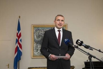 Президент Исландии сломал нос во время принятия ванны