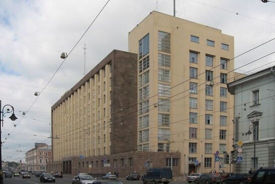 Подкрался сзади: нападение на сотрудника ФСБ в Петербурге сняла камера