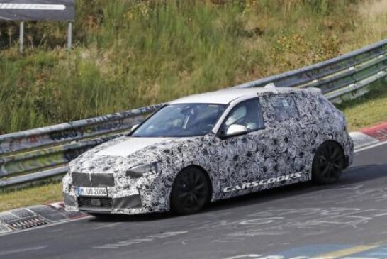 Смотрим первые фото интерьера переднеприводного BMW 1-Series 2019