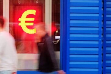 Курс доллара и евро резко подскочил выше 59 и 70 рублей