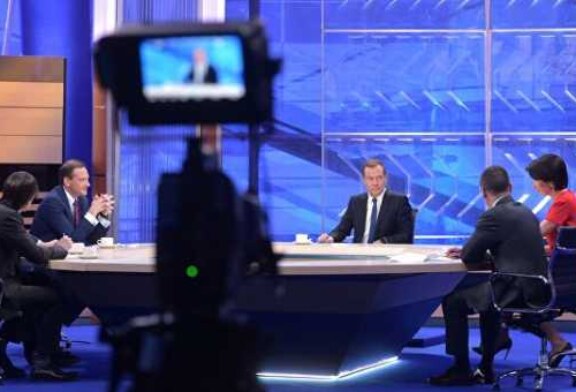 Политолог: Медведев сделал молчаливую заявку на премьерство после 2018 года