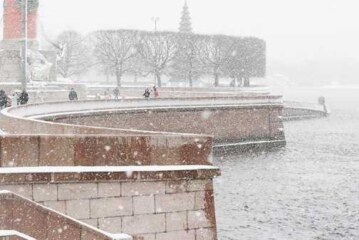 Затворы на дамбе в Петербурге закрыты из-за угрозы наводнения