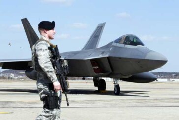 «Я пристраиваюсь в хвост Су-35 и говорю: зачем тратить ракету, если есть пушка»