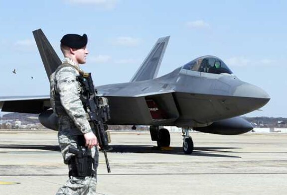 «Я пристраиваюсь в хвост Су-35 и говорю: зачем тратить ракету, если есть пушка»