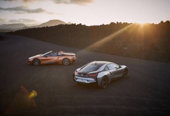 BMW представила новые i8 Roadster и i8 Coupe официально