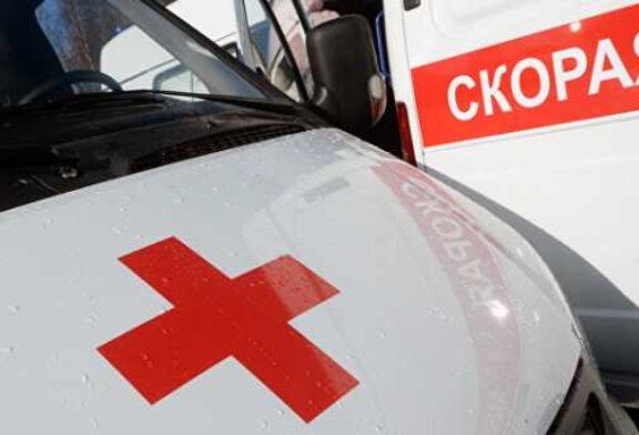 Под Саратовом автомобиль опрокинулся в кювет