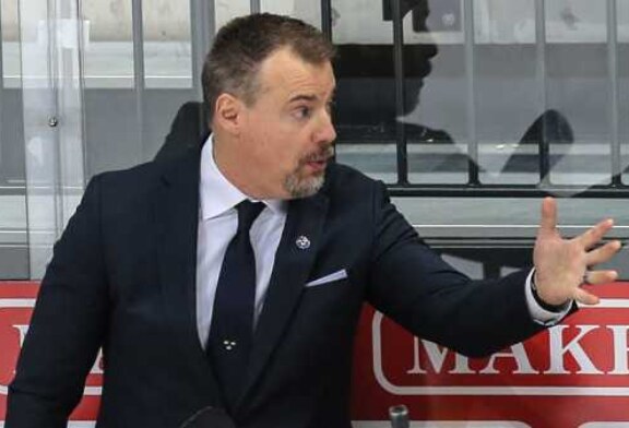 Тренер сборной Швеции по хоккею назвал Россию фаворитом Олимпиады