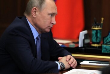 Путин призвал создать барьер внешнему вмешательству в общественную жизнь