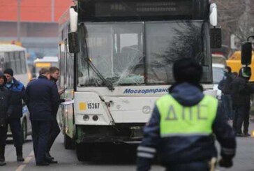Очевидец рассказал о ДТП с автобусом, протаранившим остановку в Москве