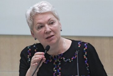 Васильева призвала больше заниматься воспитанием детей