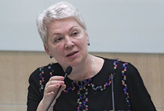 Васильева призвала больше заниматься воспитанием детей