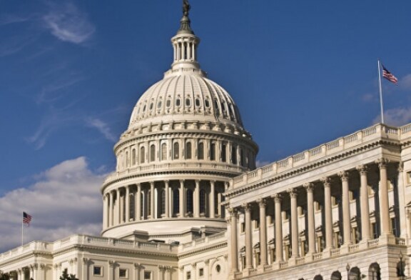 В сенате США не удалось ограничить дебаты о финансировании правительства
