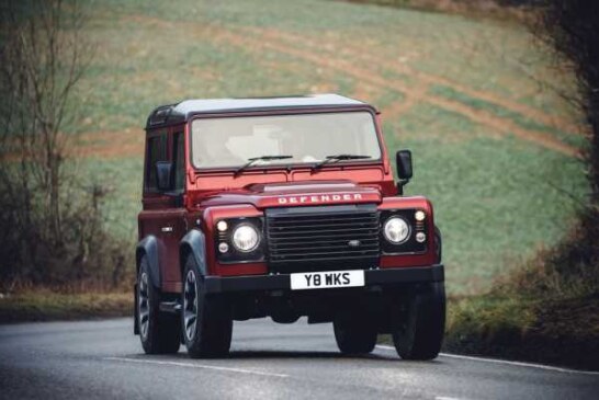 Land Rover готовит самый мощный и быстрый Defender в истории
