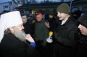 Украинские националисты заблокировали Киево-Печерскую лавру