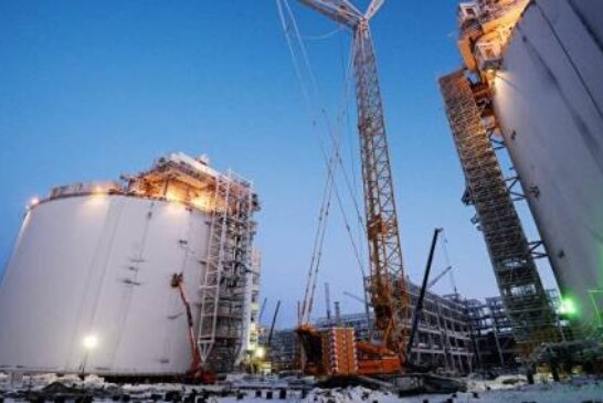 Первый танкер с газом из России для США продолжил путь в Бостон‍