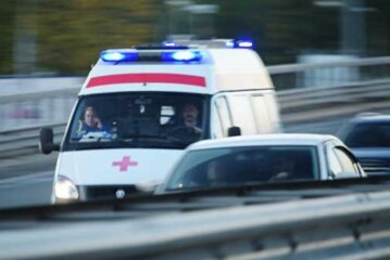 В тройном ДТП в Югре погибли два человека, еще трое пострадали