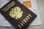 Школьникам, чьи вещи сгорели в автобусе в Петербурге, выдали документы