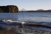 У берегов Камчатки водолазы ведут работы по спасению потерявшего ход судна