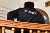Полицейские помогли упавшей на станции «Лубянка» на пути пенсионерке
