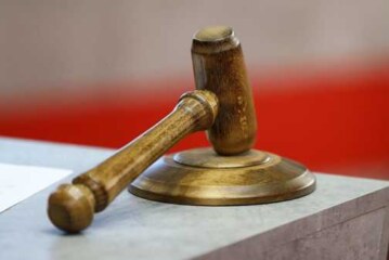 Сотрудниц музея Мариуполя наказали за возврат картин в Крым