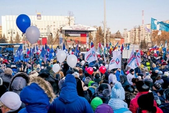 Более семи тысяч жителей Тюмени вышли на акцию «Россия в моем сердце»