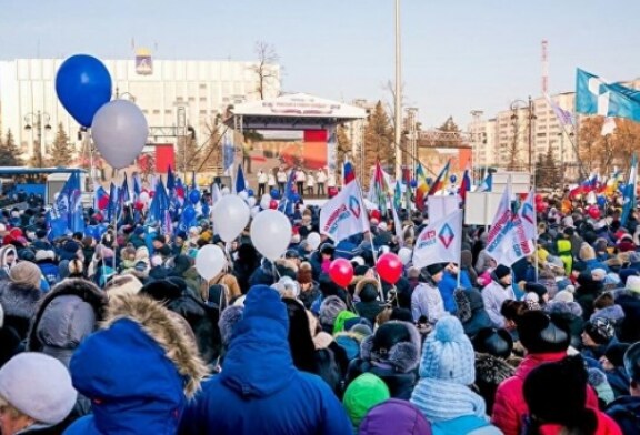 Более семи тысяч жителей Тюмени вышли на акцию «Россия в моем сердце»