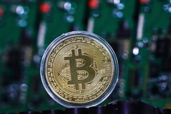 Курс биткоина рухнул ниже восьми тысяч долларов