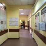 Поставят телевизоры, уберут стулья: какие изменения ждут детские поликлиники