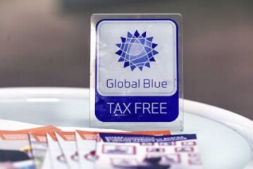 Медведев ввел пилотную систему tax free в четырех регионах