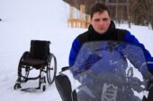 Колясочник из Мурманска отправился в путешествие по Кольскому полуострову