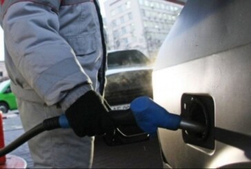 Заправки продолжили взвинчивать цены на бензины и дизель