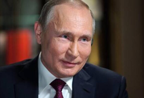 Путин посетовал на «несущего пургу» Пескова