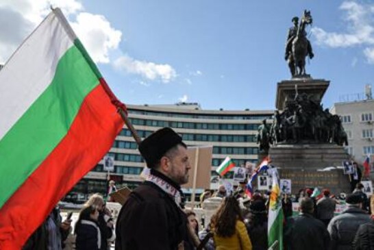 США и Великобритания требуют выслать дипломатов. Болгария отказывает