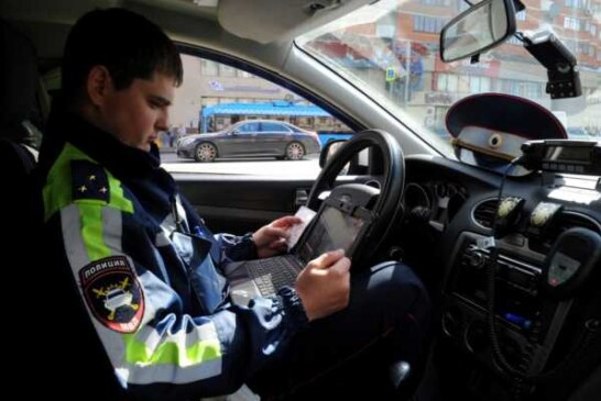 Водитель украл у гаишников камеру и удалил записи нарушений