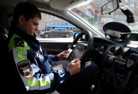 Водитель украл у гаишников камеру и удалил записи нарушений