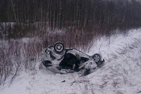 Столкновение поезда и автомобиля в Подмосковье: погибла женщина