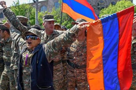 На площади в центре Еревана собрались сторонники оппозиции