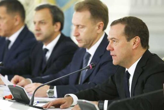Медведев, Шувалов, Дворкович: Уходящие натуры правительства