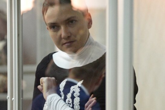 Савченко решила прервать голодовку, заявил адвокат
