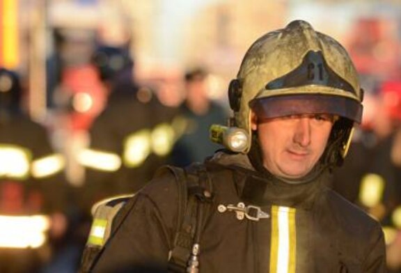В Архангельске загорелся ТЦ «Фокус»