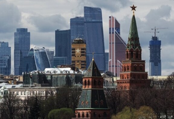 Синоптики пообещали грозу и почти июньскую жару в Москве в понедельник